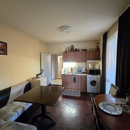 Comfort Apartment Vt Veliko Tŭrnovo Exterior photo