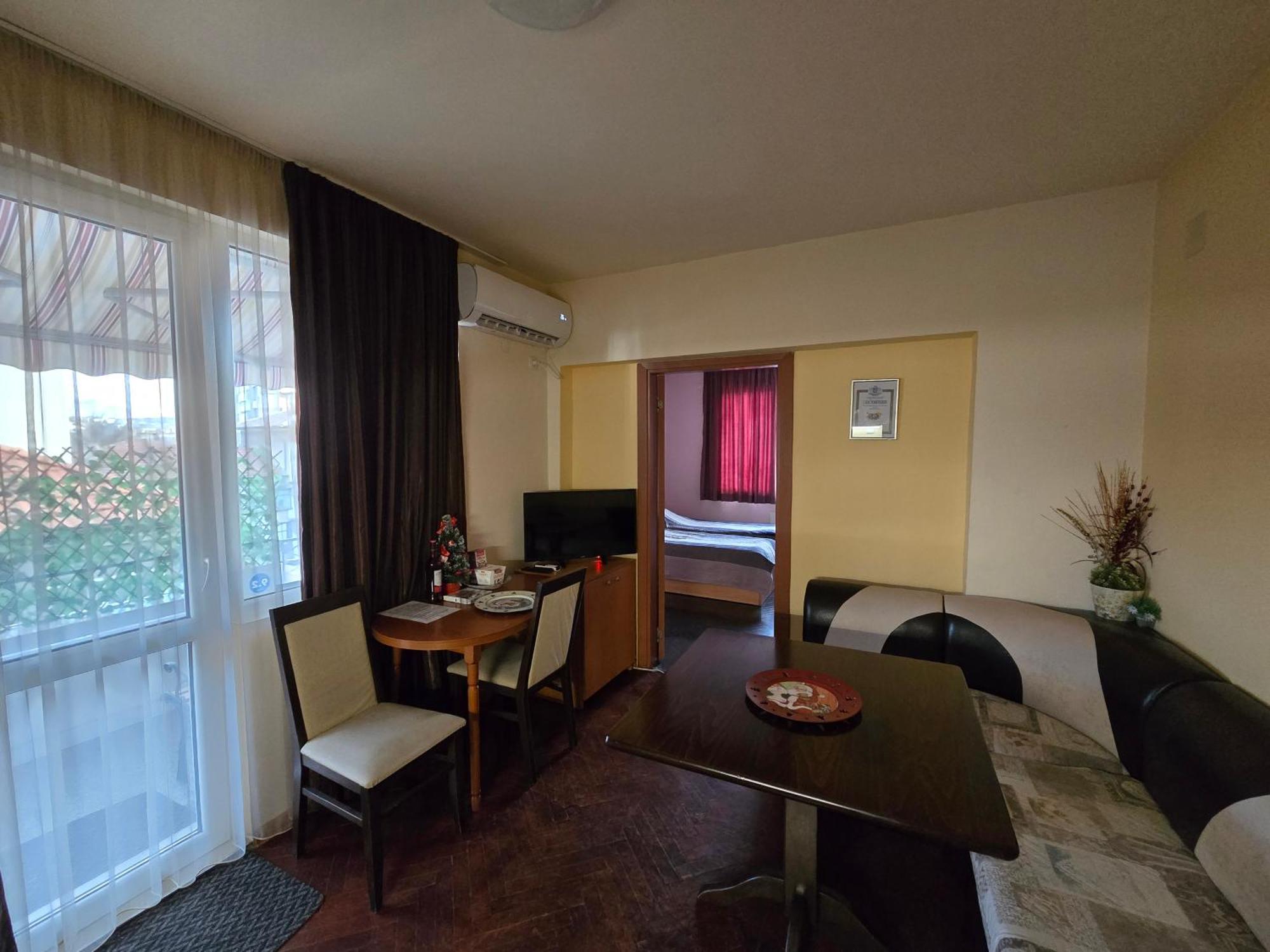 Comfort Apartment Vt Veliko Tŭrnovo Exterior photo