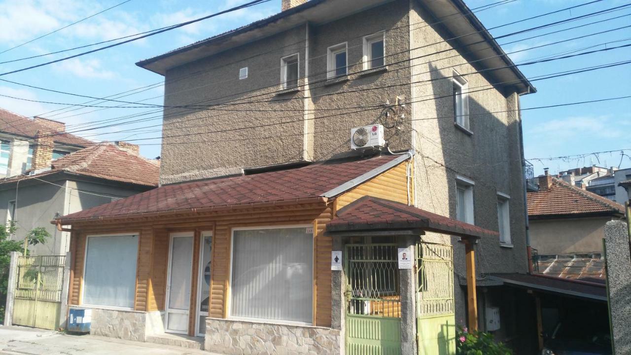 Comfort Apartment Vt Veliko Tŭrnovo Exterior photo