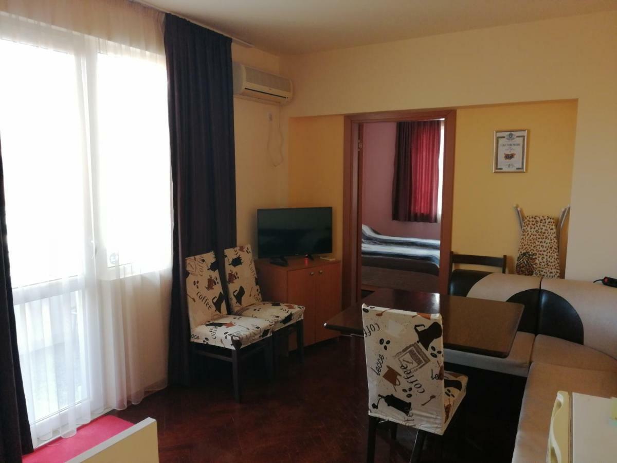 Comfort Apartment Vt Veliko Tŭrnovo Exterior photo